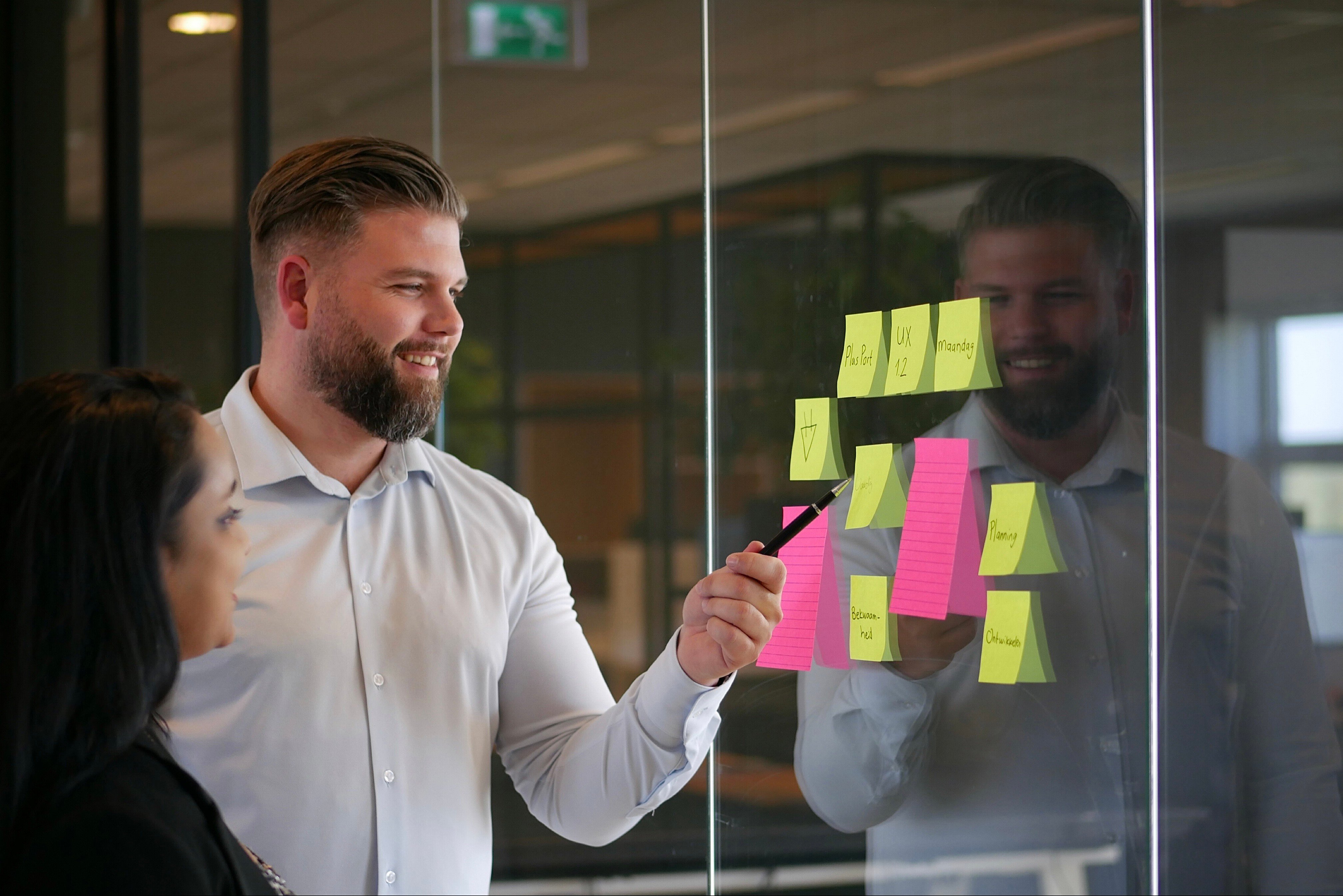 Hoe werkt het 70-20-10 model in een LMS?
